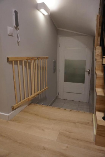 Zábrana dvere, schody 72-122 cm výška 68 cm