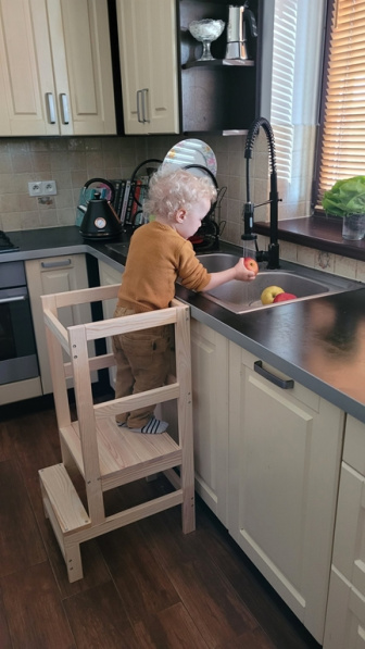 Dětský pomocník - SCHŮDKY 3 / Kitchen Helper - přírodní