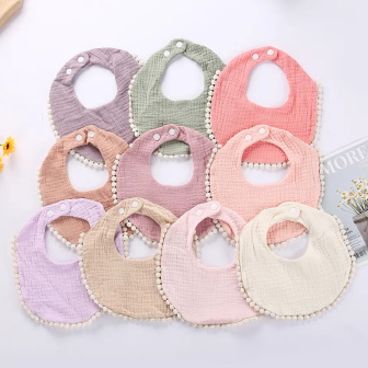 Mušelínový podbradník s čipkou - hnedosivá