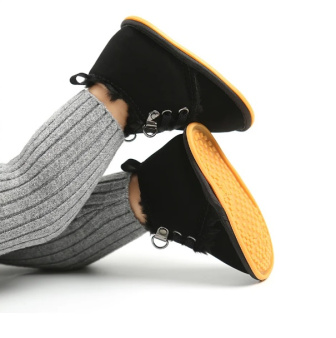 Capáčky 0-6 měsíců - M1985  -čierná