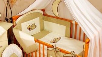 Luxusní vyšívaná sada do postýlky 3-dílná model 300