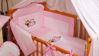 Luxusní vyšívaná sada do postýlky 3-dílná model 304