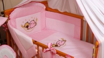 Luxusní vyšívaná sada do postýlky 3-dílná model 324