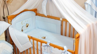 Luxusní vyšívaná sada do postýlky 3-dílná model 503