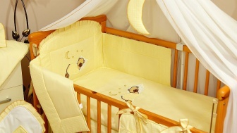 Luxusní vyšívaná sada do postýlky 3-dílná model 505