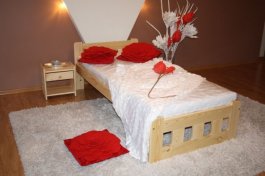 Postel Nika 90 x 200 cm zvýšená + matrace Medical