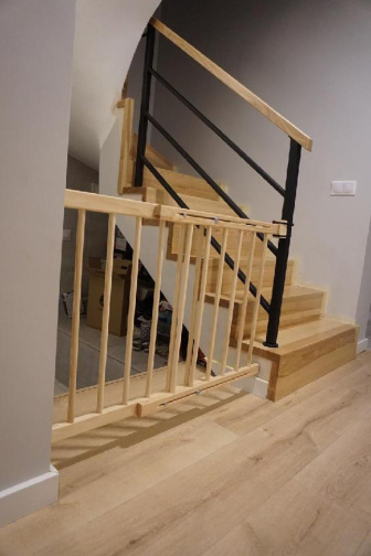 Zábrana dvere, schody 52-72 cm- výška 68 cm - N1