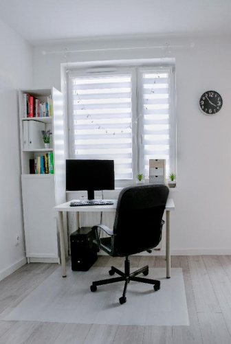 Ochranná podložka pod židli 140/100 cm 0,8 mm mléčná