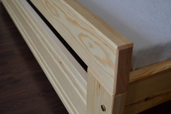 Posteľ z masívu borovice 3,5 cm Nova 140x200 cm + rošt ZADARMO